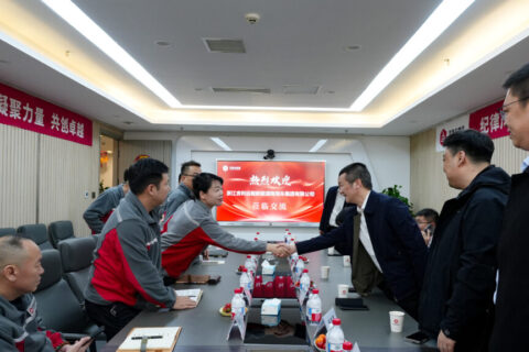 吉利商用车集团莅临LD乐动体育物流进行交流