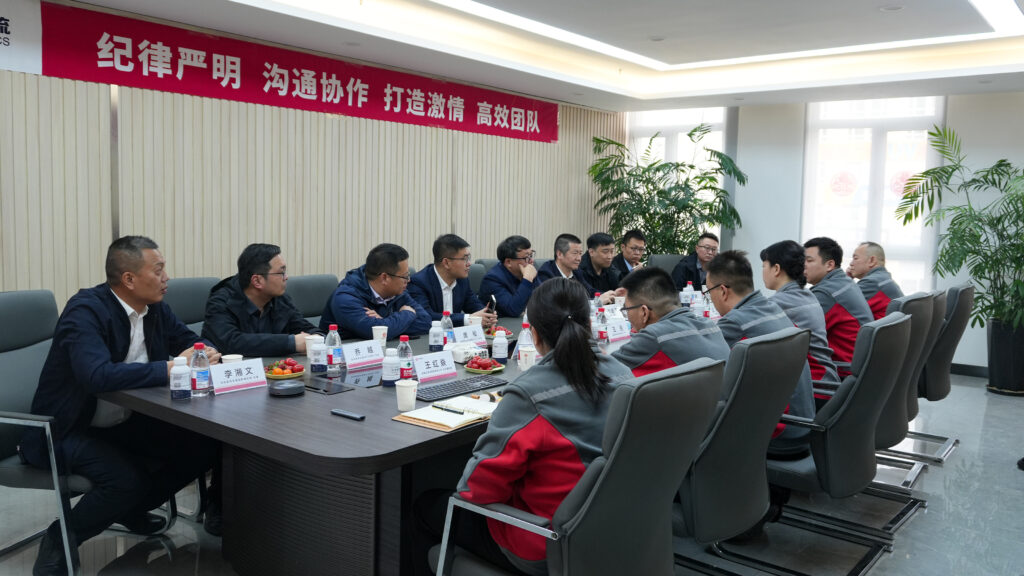 吉利商用车集团莅临LD乐动体育物流进行交流